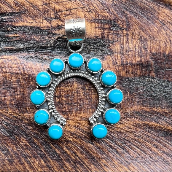 925 Sterling Silver & Kingman Turquoise Naja Pendant • Southwestern • - Picture 4 of 13